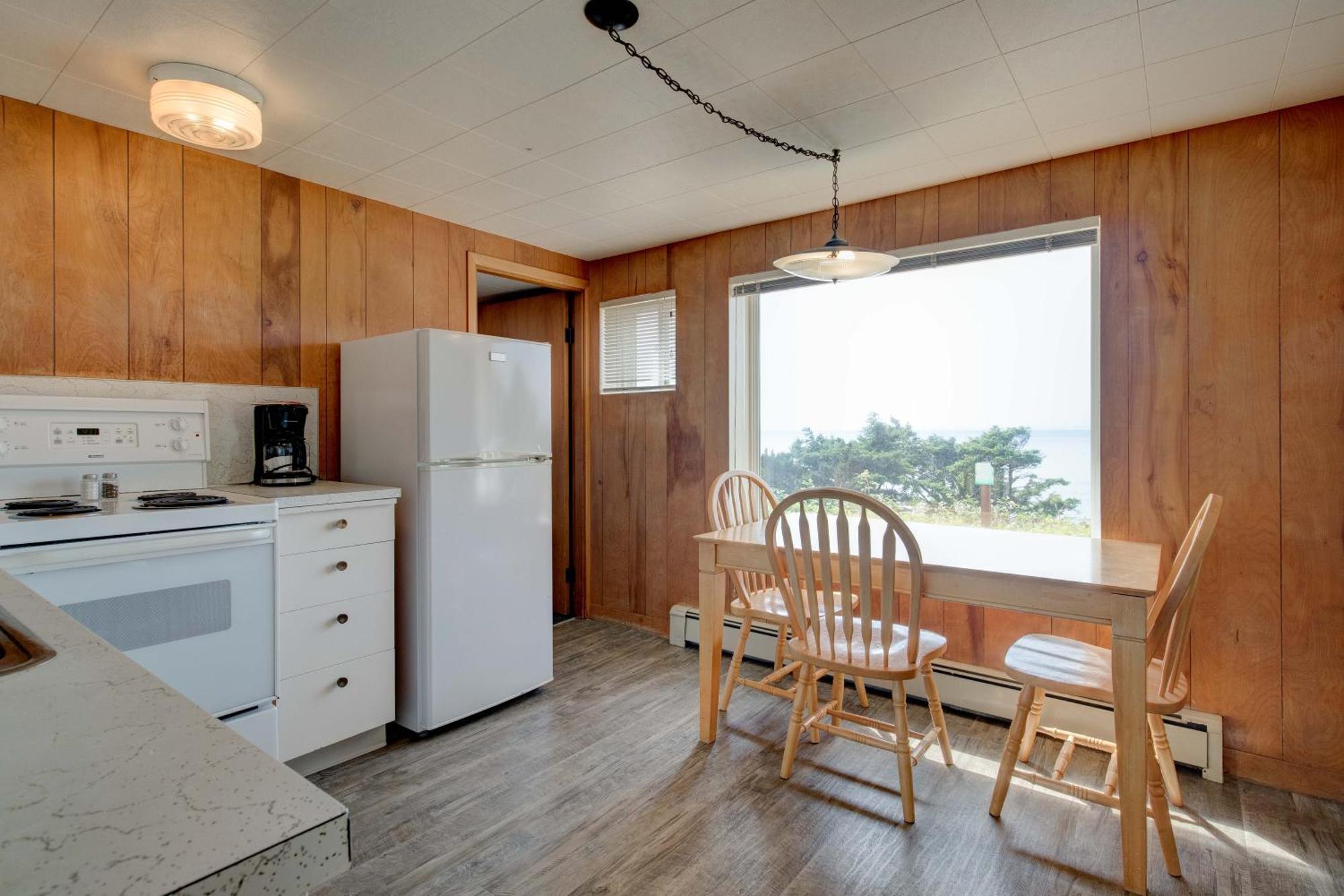 Ester Lee Oceanview Inn Lincoln City Exterior foto